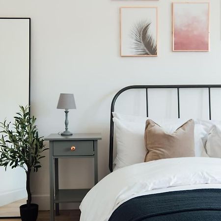 Stylish 2 Bedroom Flat In Ilford, London المظهر الخارجي الصورة