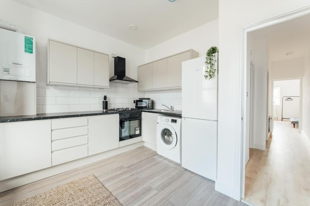 Stylish 2 Bedroom Flat In Ilford, London المظهر الخارجي الصورة